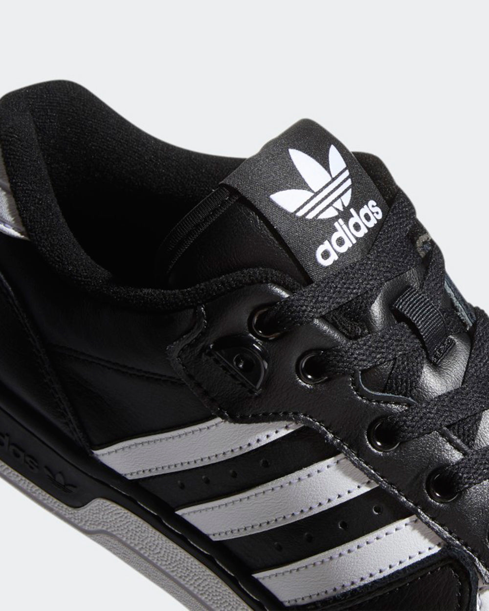 Rivalry Low Sneakers