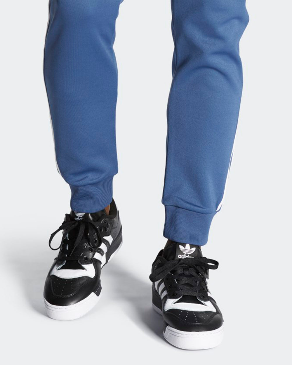 Rivalry Low Sneakers