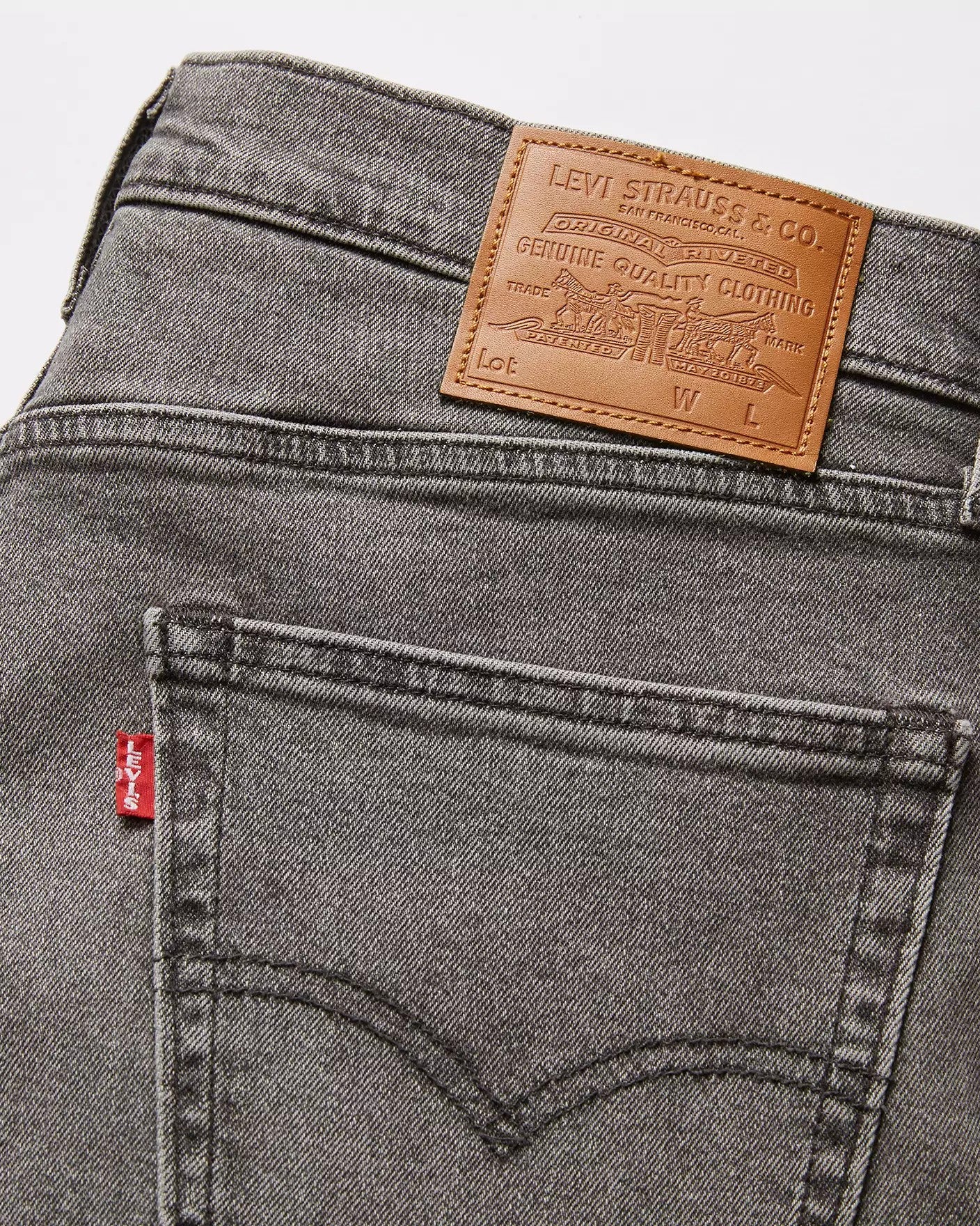 502 Taper Jeans
