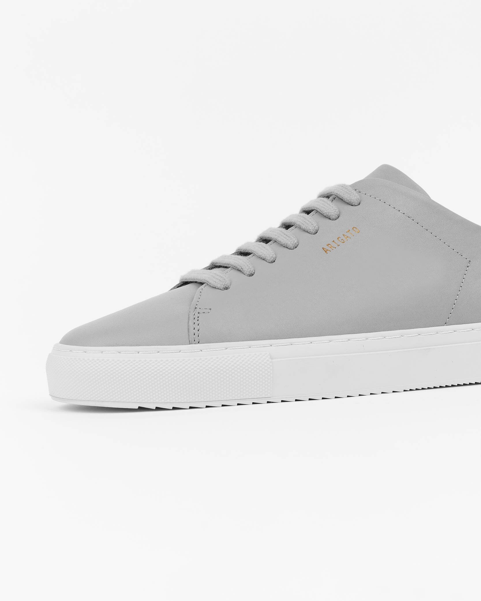 Clean 90 Sneakers