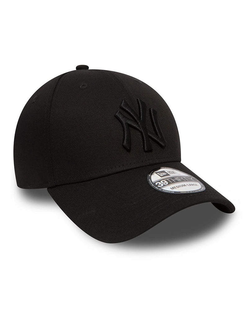 39 Thirty Basic Yankees Fitted Keps