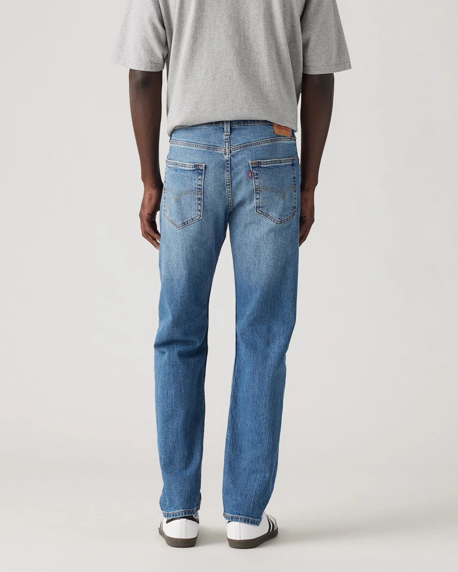 502 Taper Jeans