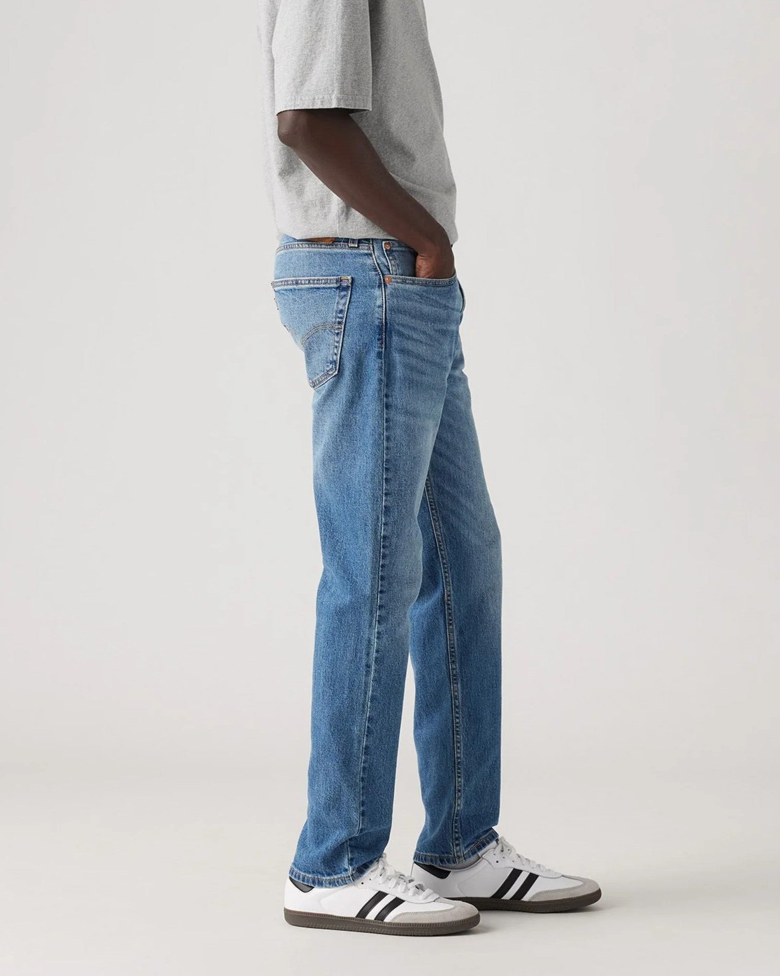 502 Taper Jeans