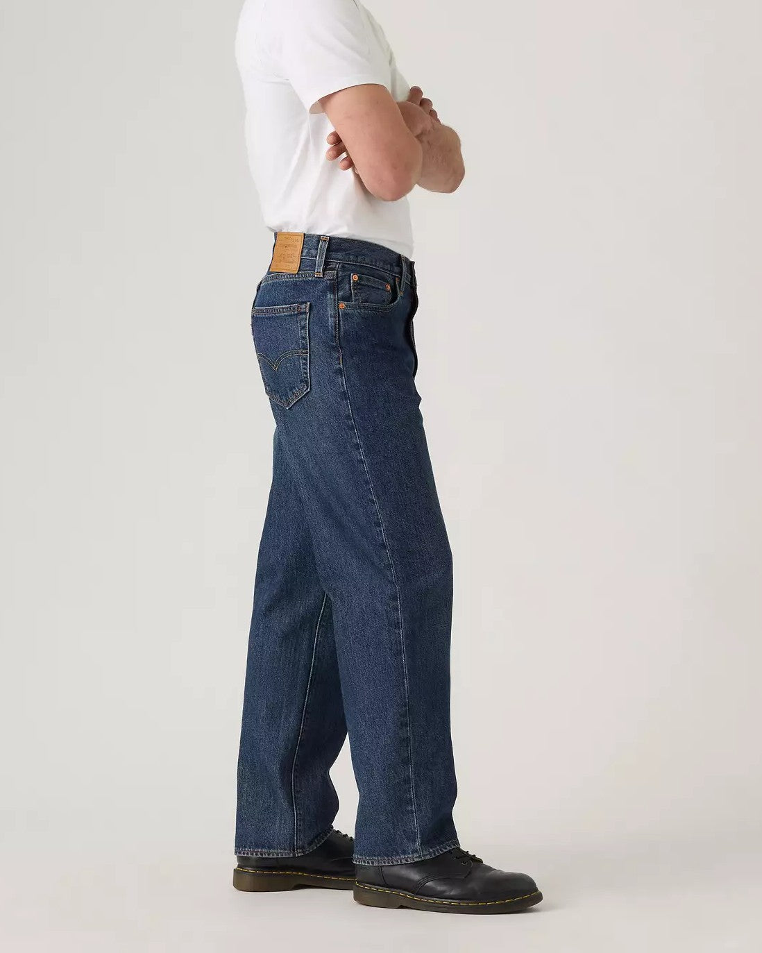 568 Loose Straight Jeans