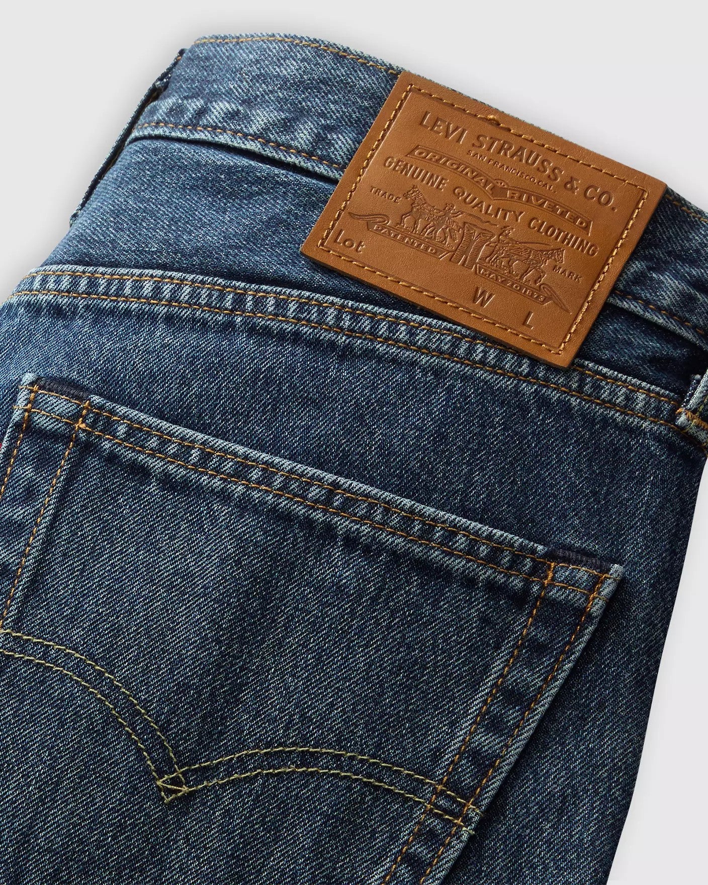 568 Loose Straight Jeans