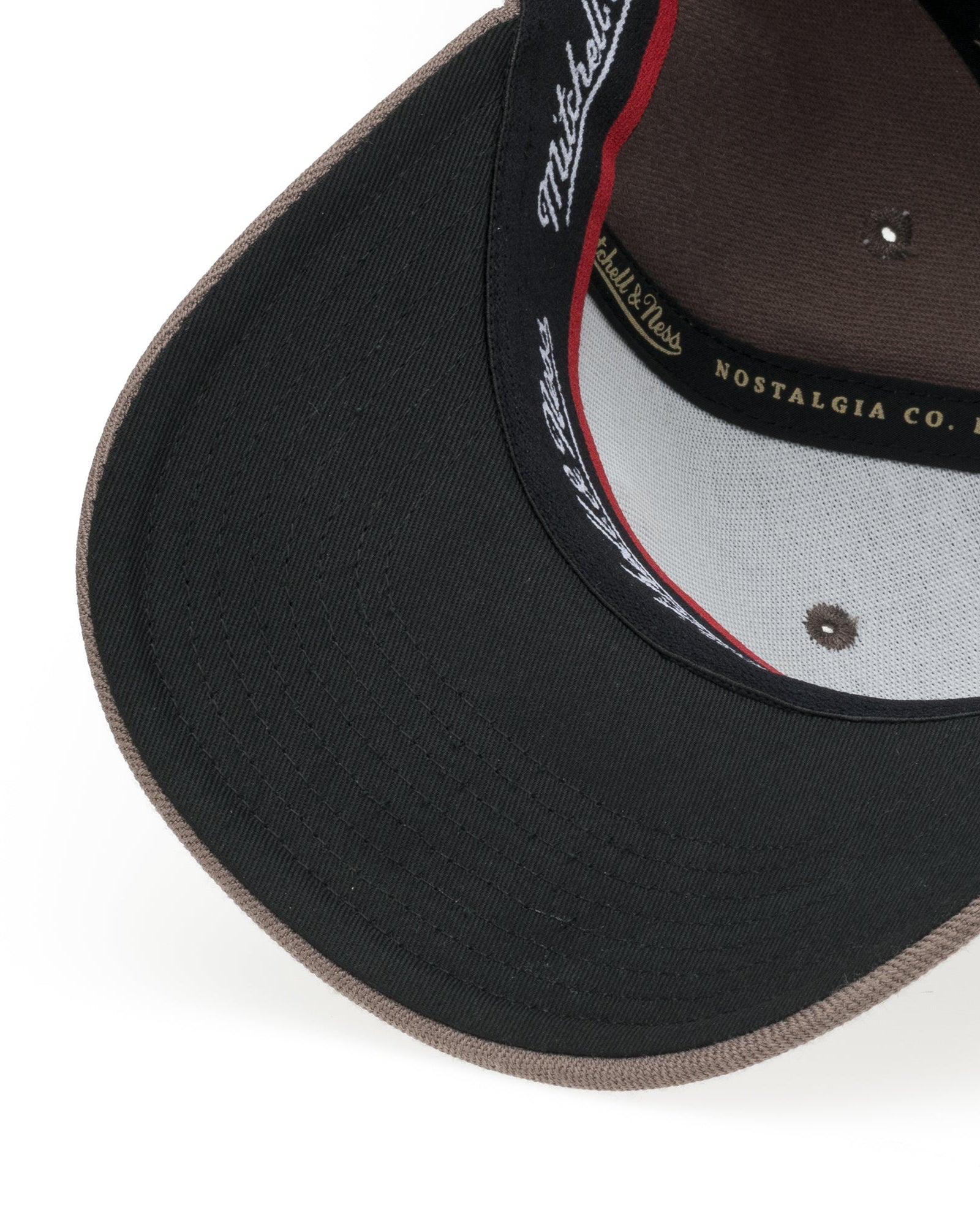 Classic Script Snapback Keps