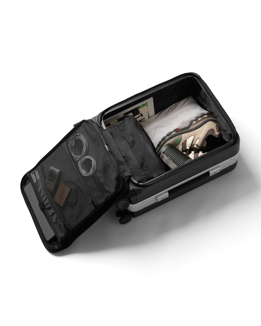 Ramverk Pro Front Access Carry On Silver Kabinväska