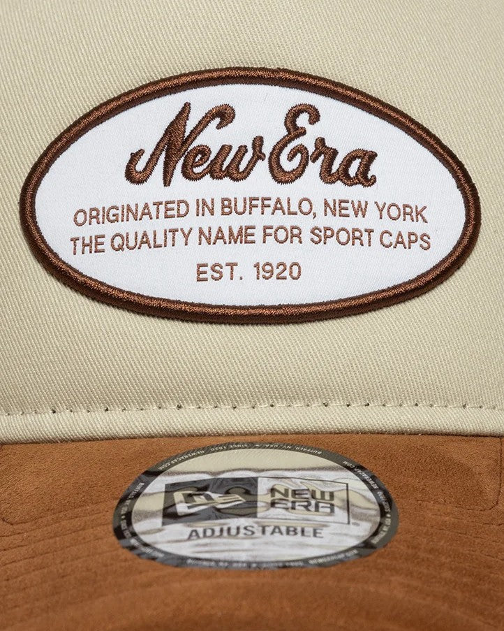 Oval Patch Suede New Era Keps