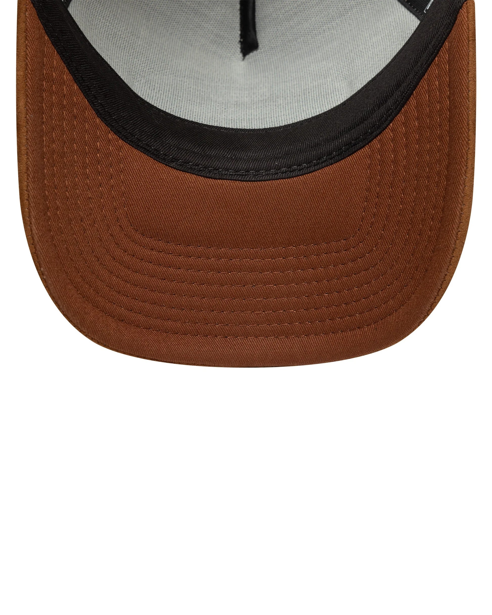 Oval Patch Suede New Era Keps