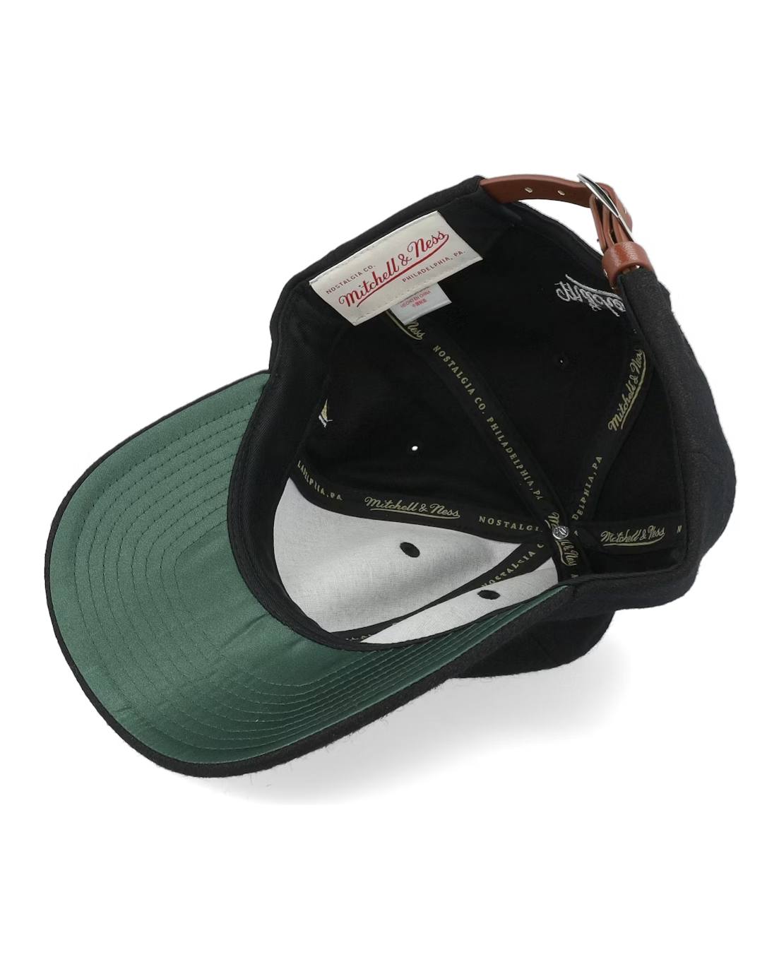 Pennant Strapback Keps