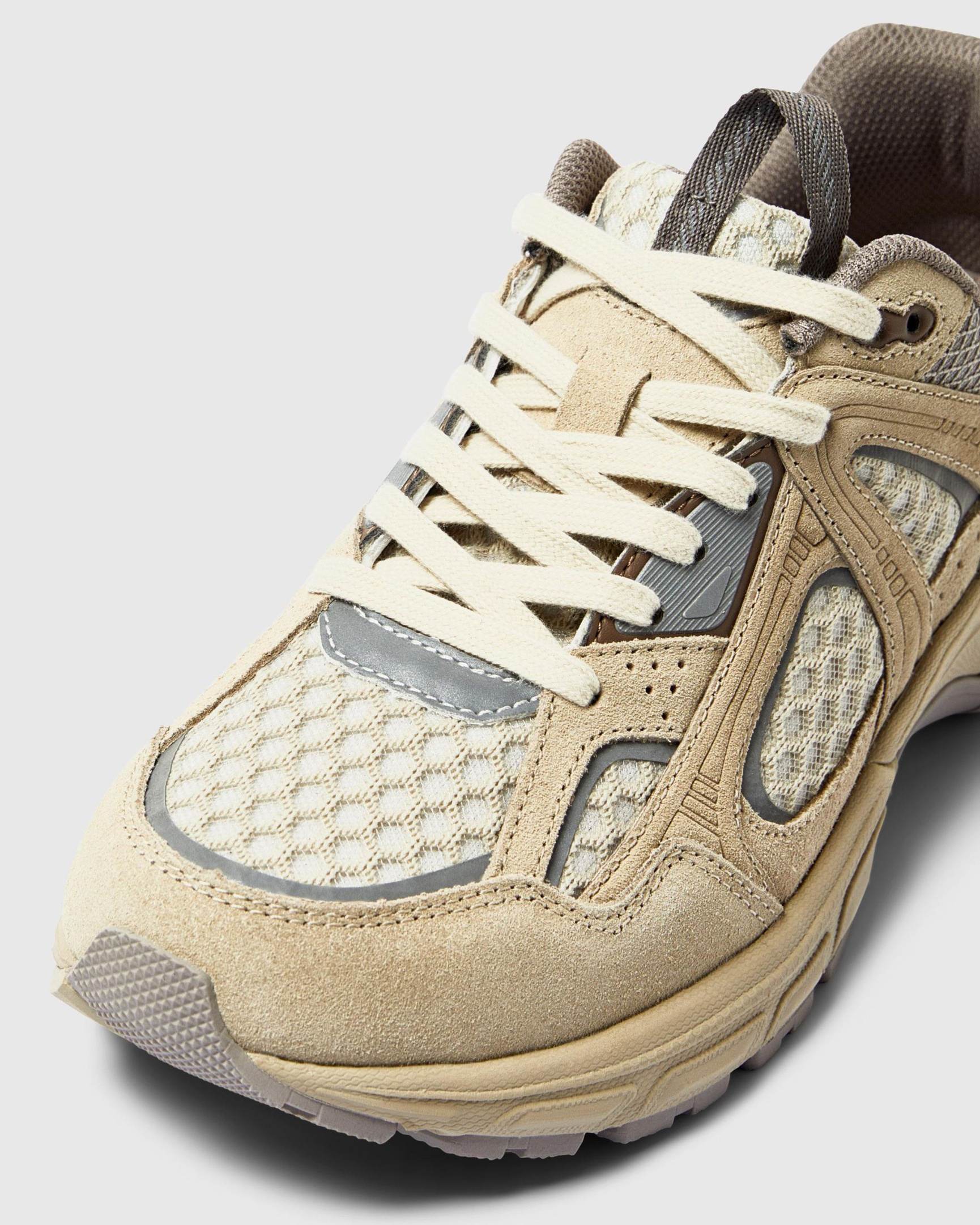 Ronan Sneakers