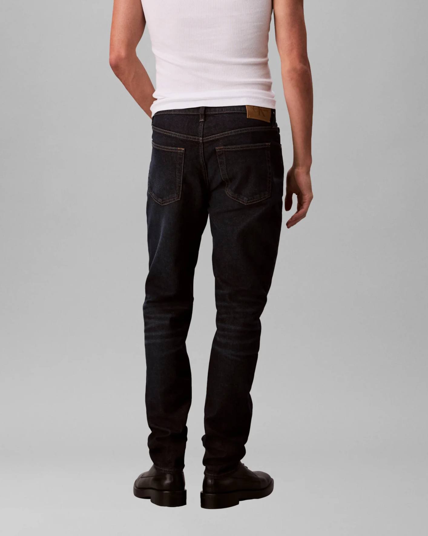 Slim Taper Jeans