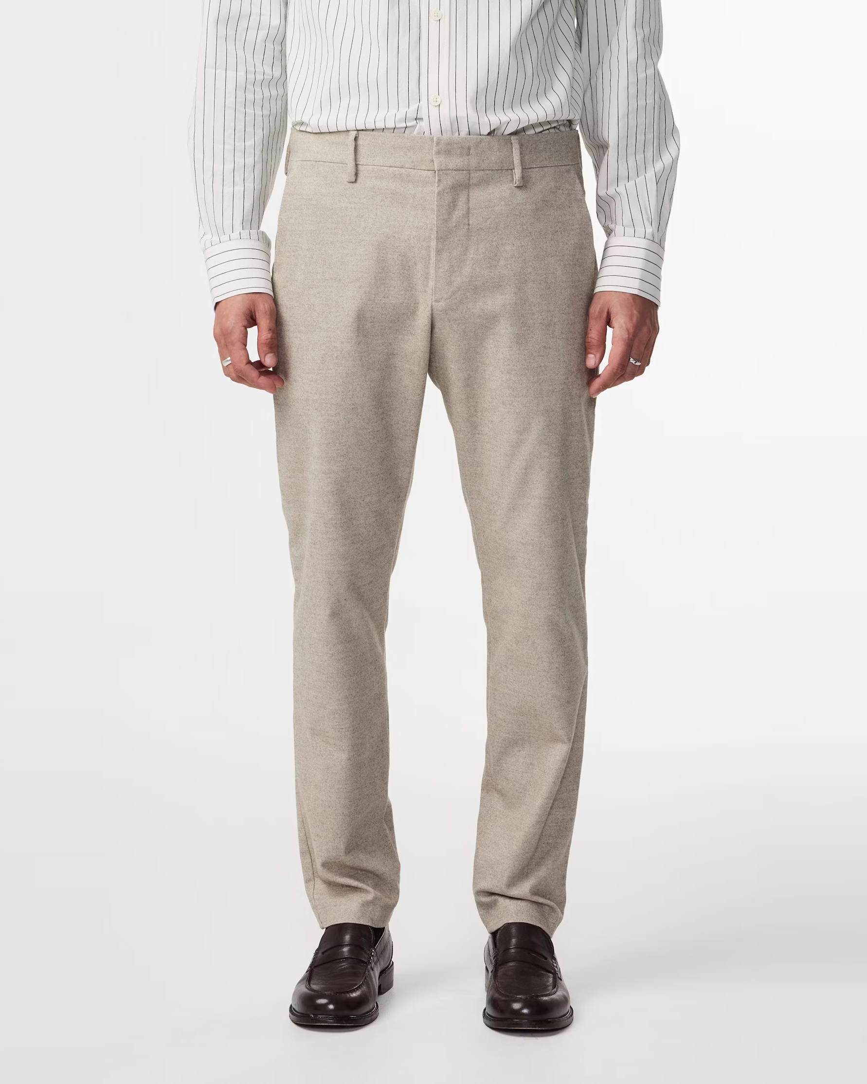 Theo 1067 Chinos
