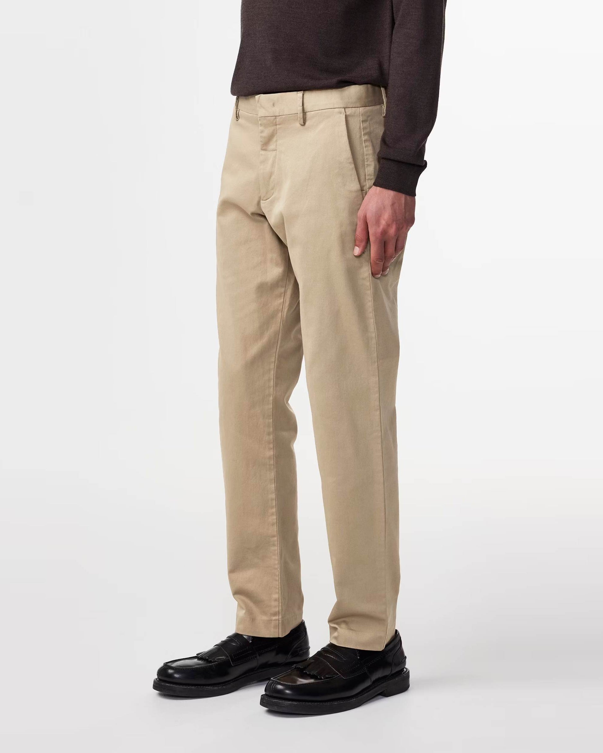 Theo 1420 Chinos